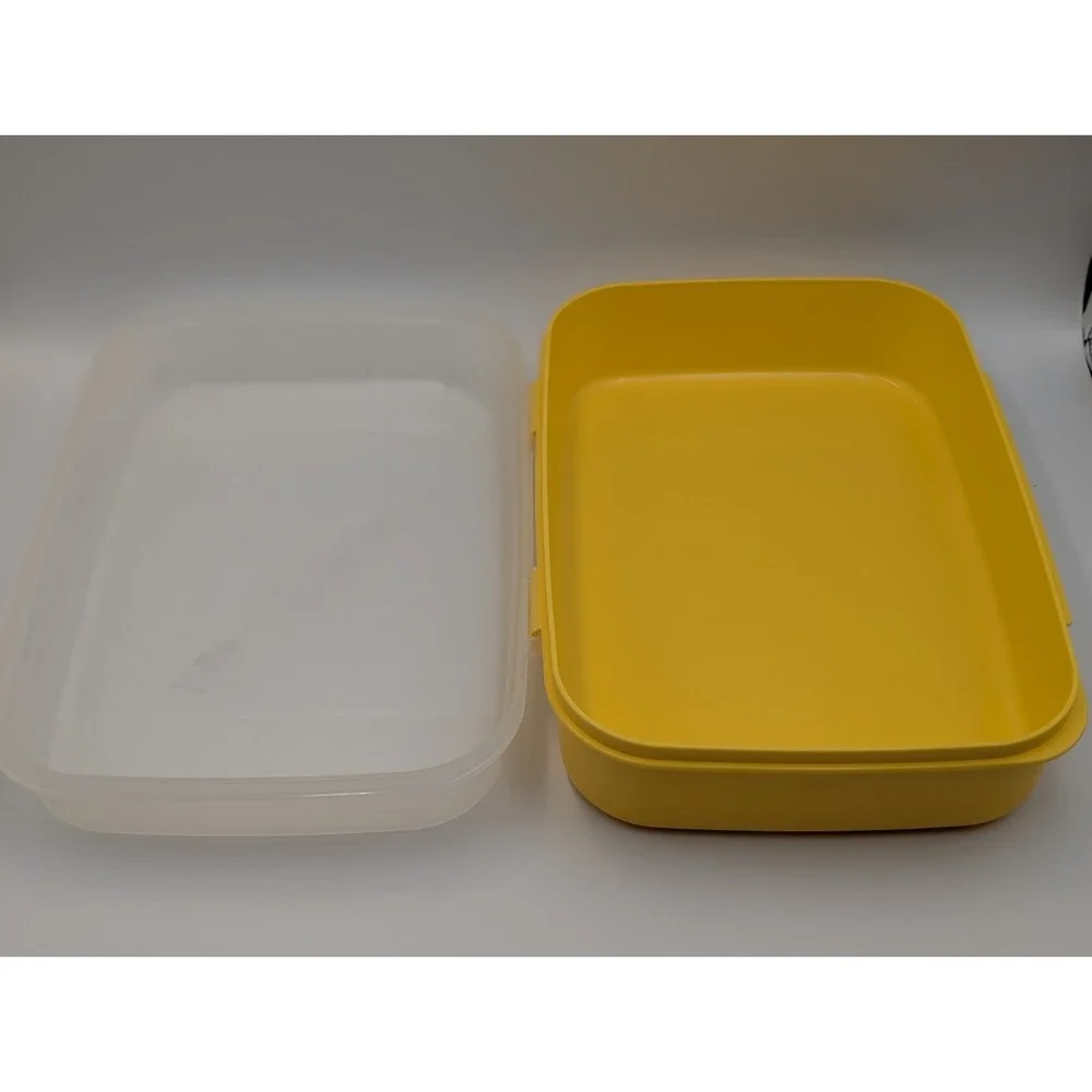 Tupperware 2242D-4 Clear Hinged Lid Yellow Box Container  11x7x4 Storz-a-lot